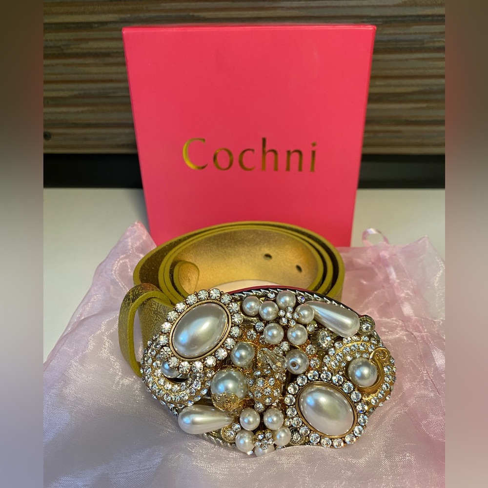 Beautiful belt with pearls size Small